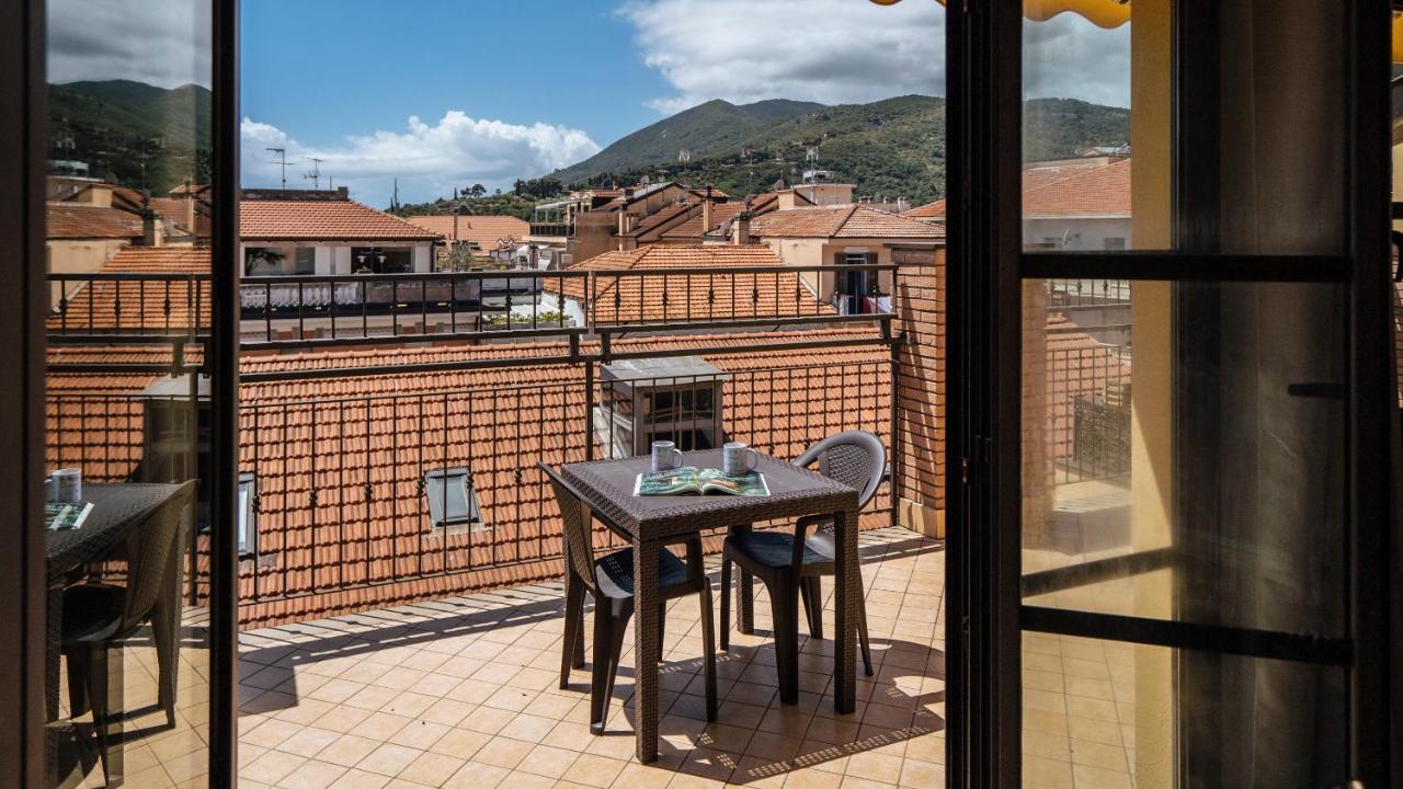 Italianway - Dei Mille 31 Appartement Albenga Buitenkant foto
