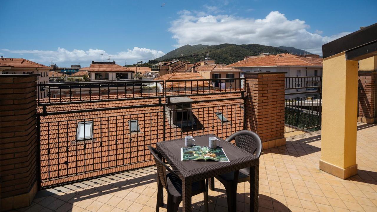 Italianway - Dei Mille 31 Appartement Albenga Buitenkant foto